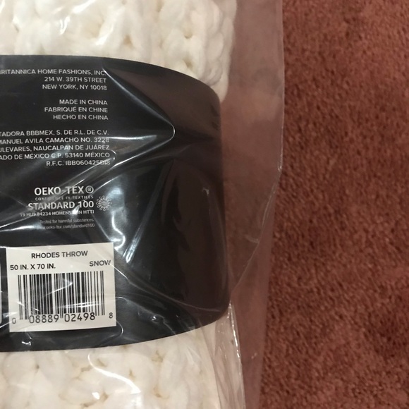 UGG brand new throw still in plastic wrap - Picture 5 of 12